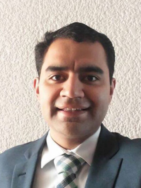 Fotografía delDr. Eduardo Sebastian Arellano Arias