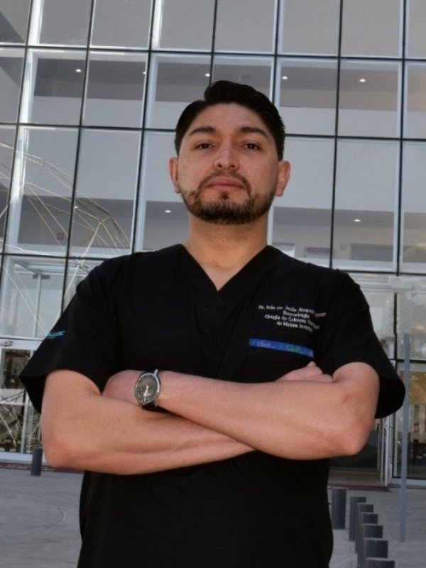 Fotografía delDr. Iván Álvarez