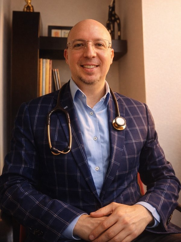 Fotografía delDr. Félix Saavedra